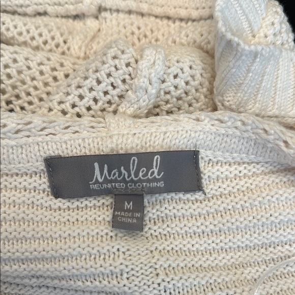 Women's white Sweater - Picture 3 of 4